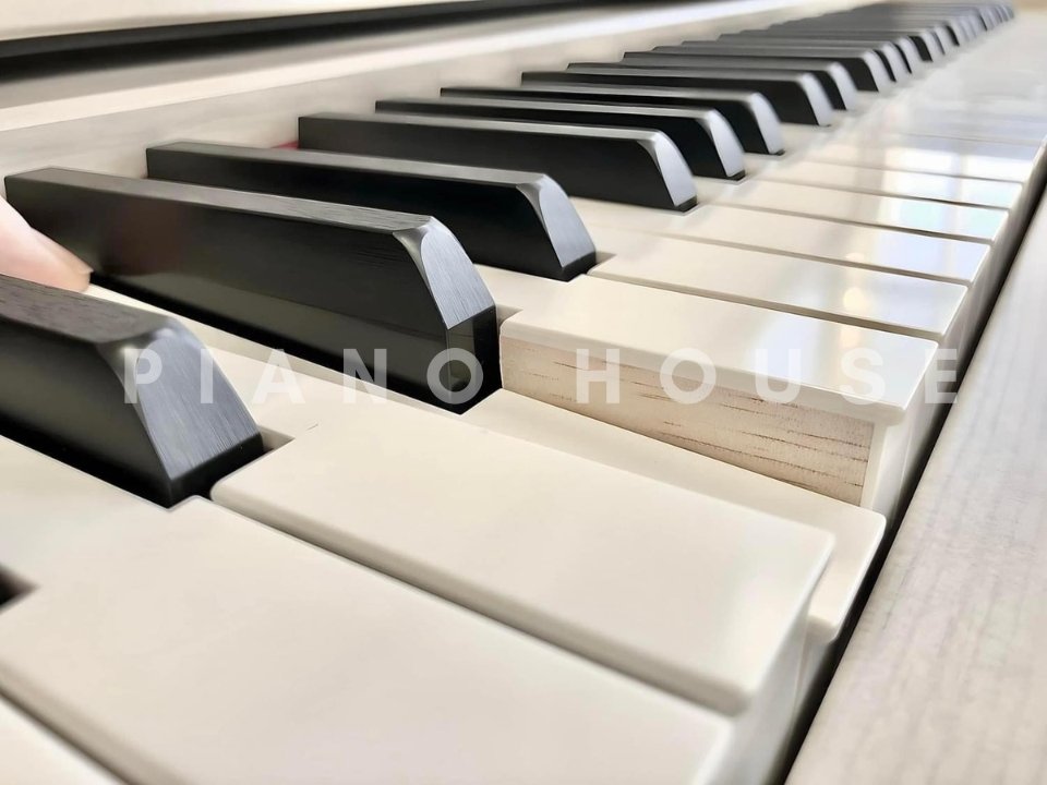 Chi tiết đàn YAMAHA CLP-745 WA - Hình 4